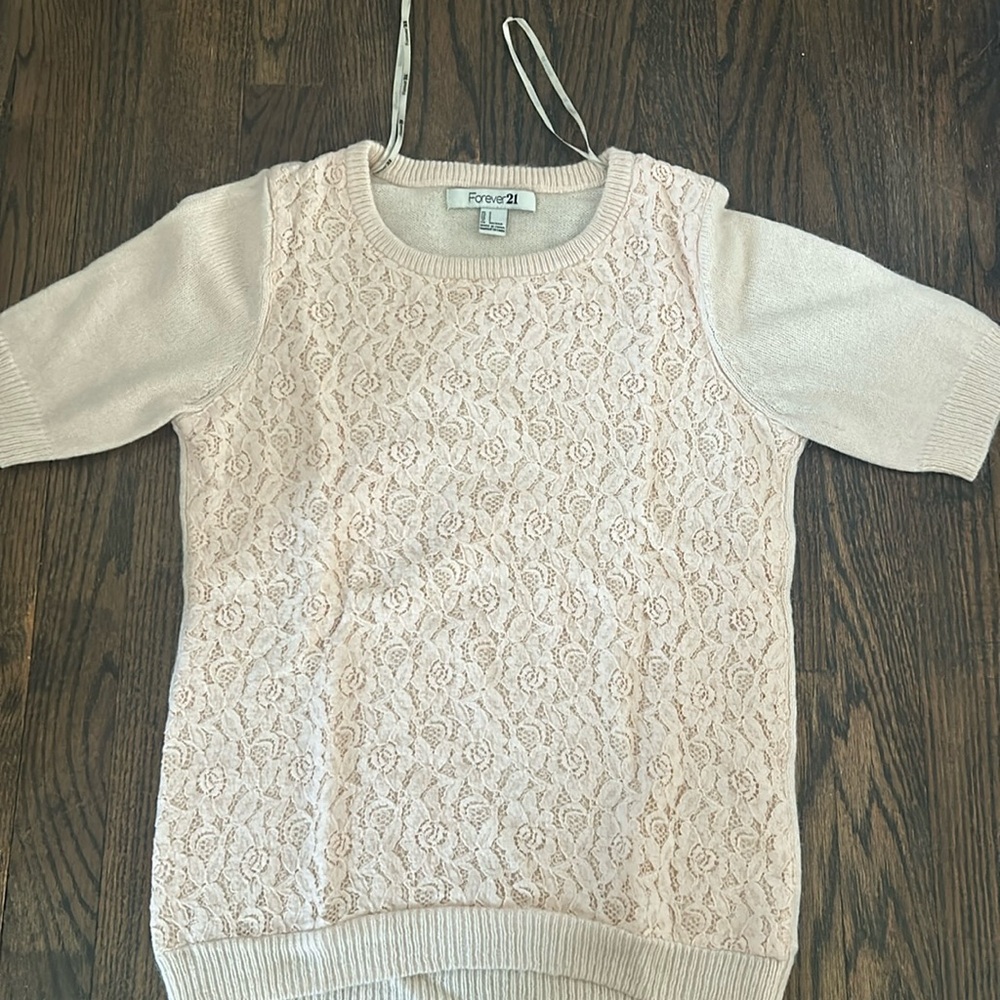 Short sleeve sweater